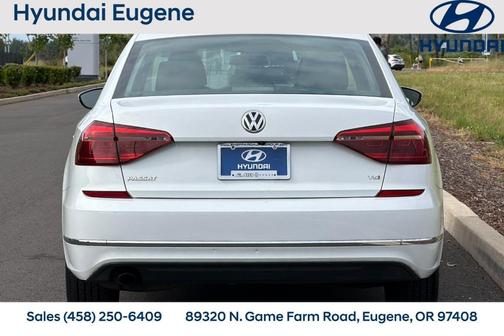 Pure White 2018 Volkswagen Passat 2.0T S