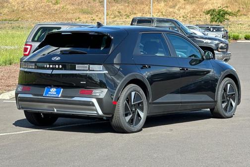 2025 Hyundai IONIQ 5 SE