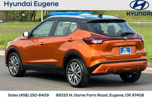 Monarch Orange / Super Black 2023 Nissan Kicks SV