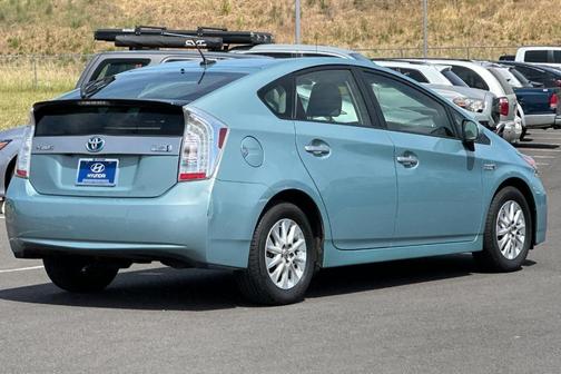 2014 Toyota Prius Plug-in Base