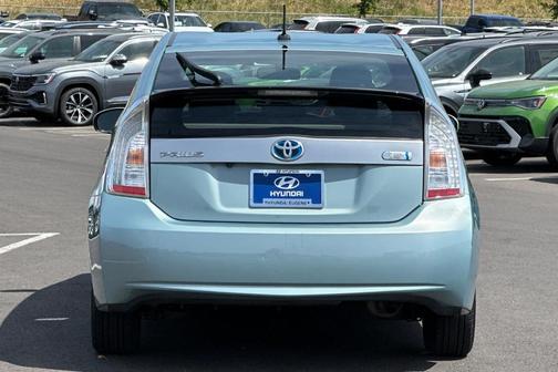2014 Toyota Prius Plug-in Base