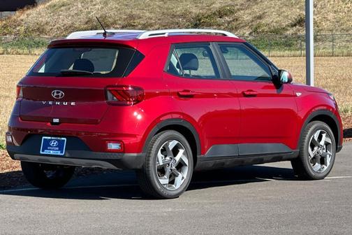 2025 Hyundai VENUE SEL