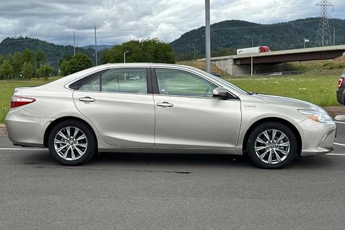2015 Toyota Camry Hybrid XLE