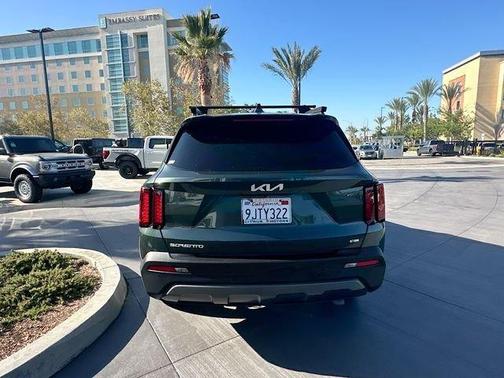 Green 2023 Kia Sorento X-Line EX