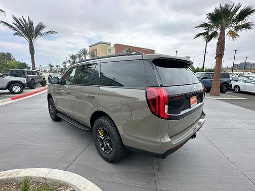 Marsh Gray 2026 Ford Expedition Tremor