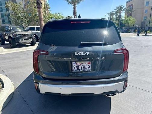 Gray 2024 Kia Telluride S