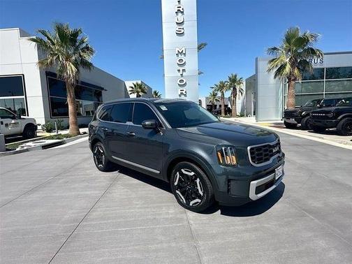 Gray 2024 Kia Telluride S