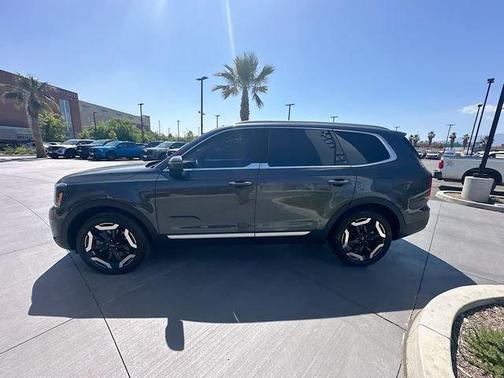 Gray 2024 Kia Telluride S