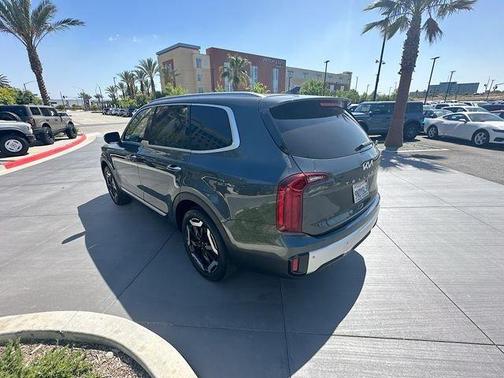 Gray 2024 Kia Telluride S