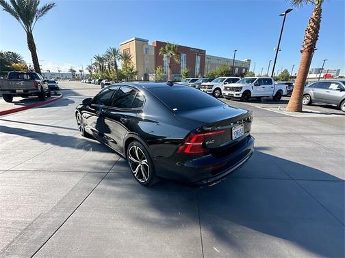 2023 Volvo S60 B5 CORE DARK THEME