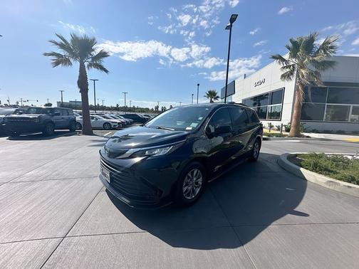 Midnight Black Metallic 2021 Toyota Sienna LE