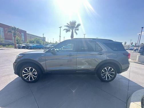 Gray 2025 Ford Explorer ST-Line