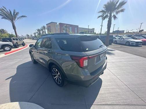 Gray 2025 Ford Explorer ST-Line