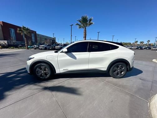 2022 Ford Mustang Mach-E SELECT