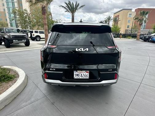 Aurora Black Pearl 2024 Kia EV9 GT-Line