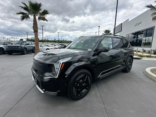 Aurora Black Pearl 2024 Kia EV9 GT-Line