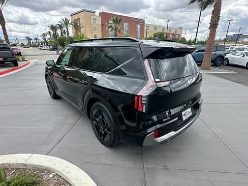 Aurora Black Pearl 2024 Kia EV9 GT-Line