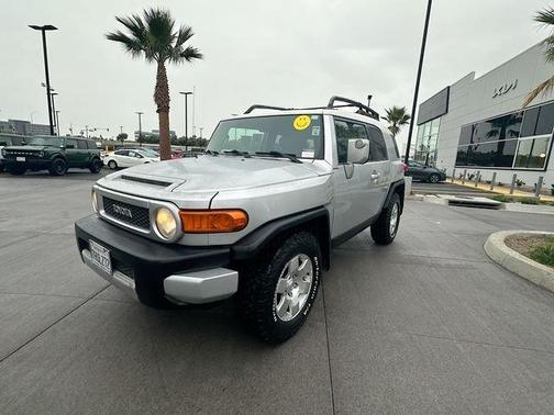 Gray 2007 Toyota FJ Cruiser