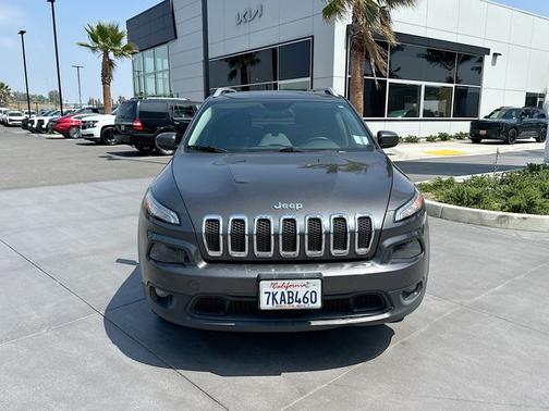 Granite Crystal Metallic Clearcoat 2015 Jeep Cherokee Latitude