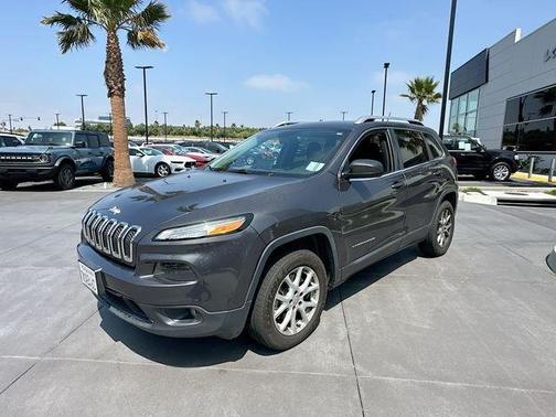 Gray 2015 Jeep Cherokee Latitude