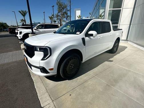 White 2025 Ford Maverick Lobo High