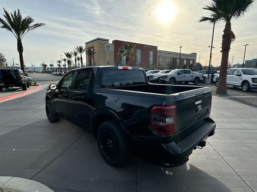 Black 2026 Ford Maverick Lobo Standard