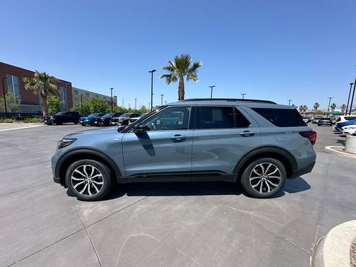 Vapor Blue Metallic 2026 Ford Explorer ST-Line
