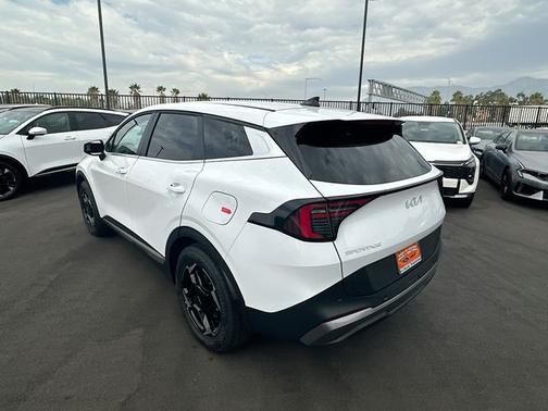 Glacial White Pearl 2026 Kia Sportage EX