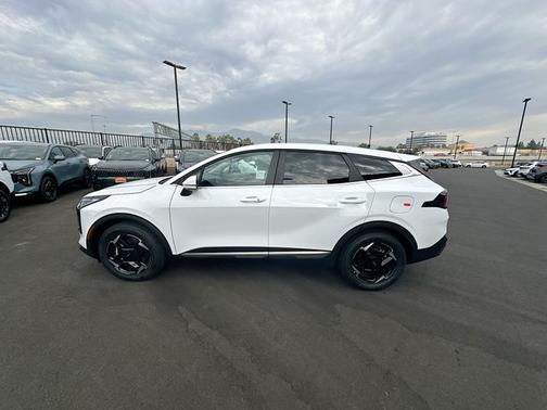 Glacial White Pearl 2026 Kia Sportage EX