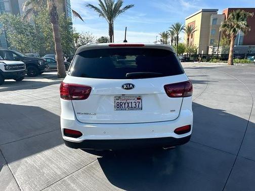 White 2020 Kia Sorento LX