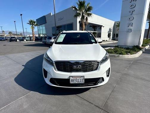 White 2020 Kia Sorento LX