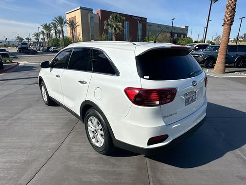 Snow White Pearl 2020 Kia Sorento LX