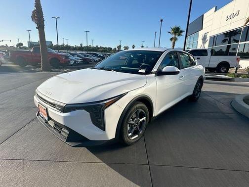 White 2026 Kia K4