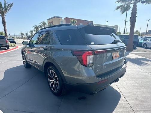 Carbonized Gray Metallic 2025 Ford Explorer ST-Line