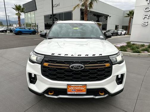 Star White Metallic Tri-Coat 2026 Ford Explorer Tremor