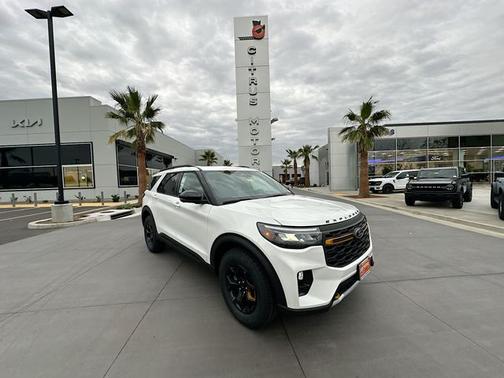 Star White Metallic Tri-Coat 2026 Ford Explorer Tremor