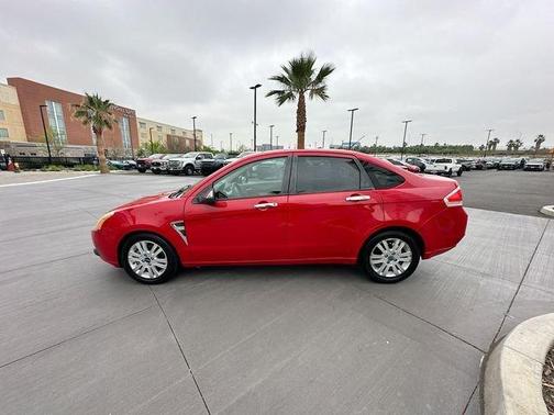 Red 2008 Ford Focus SE