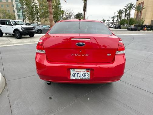 Vermillion Red Clearcoat 2008 Ford Focus SE