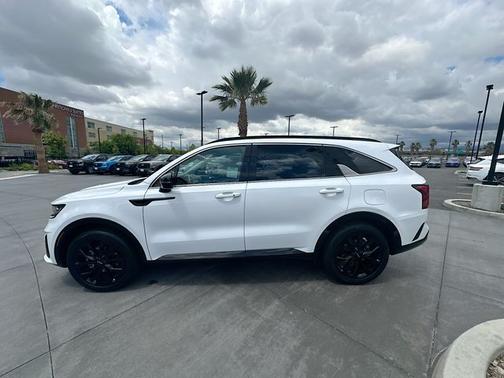 Glacial White Pearl 2022 Kia Sorento SX