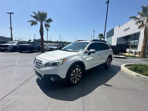 Crystal White Pearl 2016 Subaru Outback 2.5i Limited