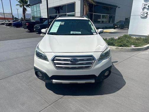 Crystal White Pearl 2016 Subaru Outback 2.5i Limited