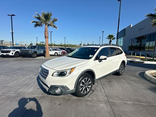 Crystal White Pearl 2016 Subaru Outback 2.5i