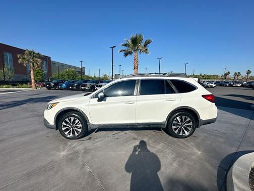 Crystal White Pearl 2016 Subaru Outback 2.5i
