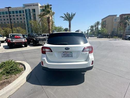 Crystal White Pearl 2016 Subaru Outback 2.5i Limited