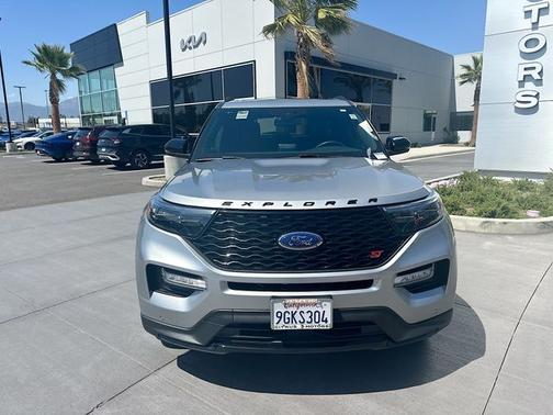 Iconic Silver Metallic 2023 Ford Explorer ST