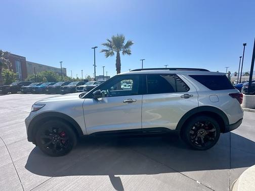 Iconic Silver Metallic 2023 Ford Explorer ST