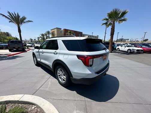 Space White Metallic 2026 Ford Explorer Active