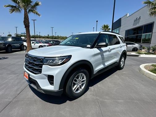 Space White Metallic 2026 Ford Explorer Active