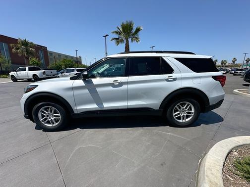 Space White Metallic 2026 Ford Explorer Active