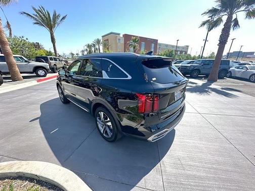 Black 2023 Kia Sorento Hybrid EX